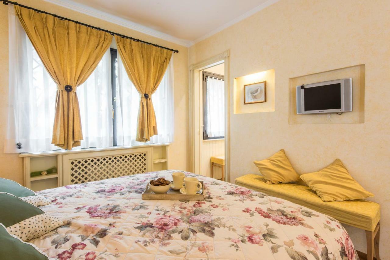 Stylish Florentine In The With Pool Villa Florenz
